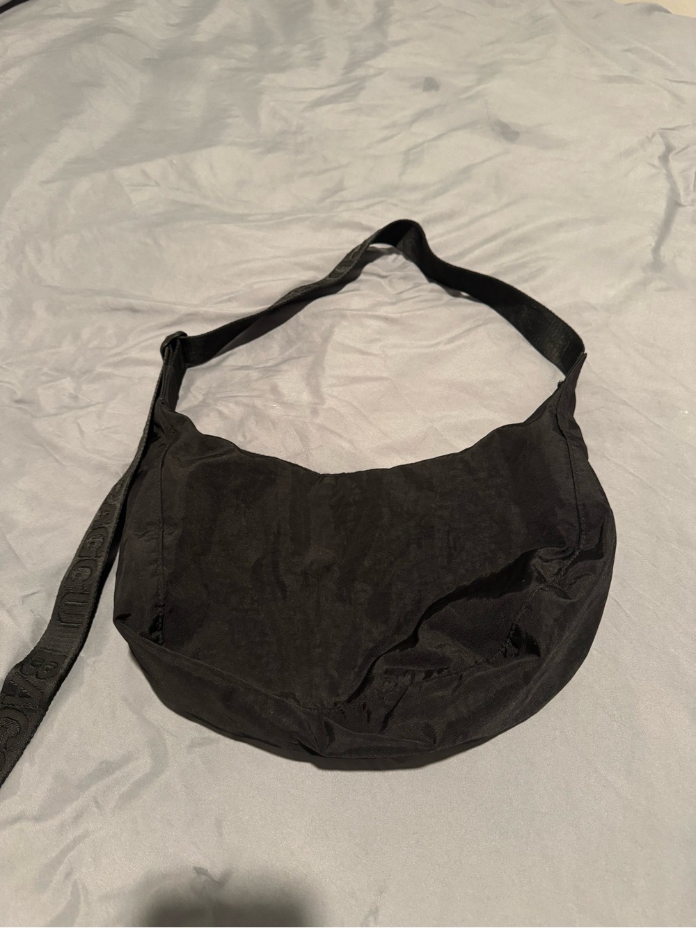 BAGGU Medium Crescent Bag